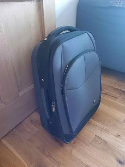 Photo of free hand luggage (RG6 near Palmer Park) #1