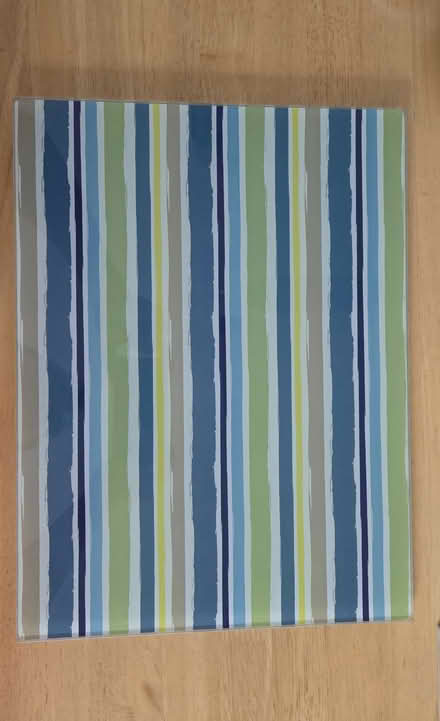 Photo of free Glass chopping board (Tooting Bec, SW17) #1