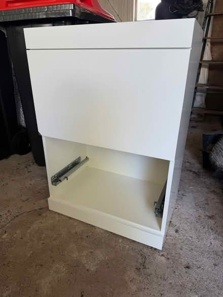Photo of free 600mm White freestanding Vanity Unit without basin (Slyne-with-Hest LA2) #2