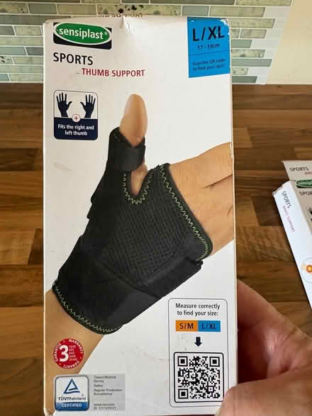 Photo of free wrist support and hand support (Chickenley WF12) #2