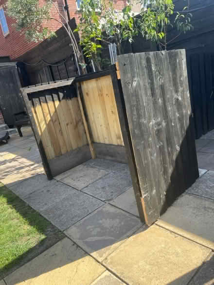 Photo of free wooden enclosure (Morden SM4) #2