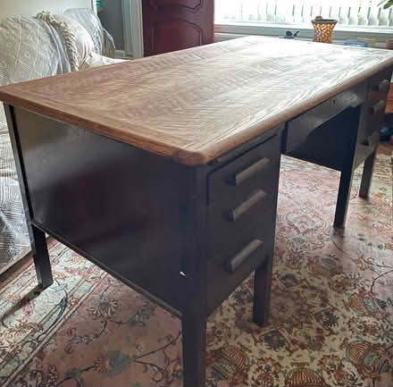Photo of free Large vintage wooden doctors desk (Spurs N17) #1