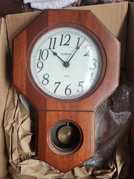 Photo of free Vintage Wall Clock (Needs Repair) (Norge) #1