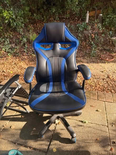 Photo of free Gaming chair (RH5 North Holmwood) #1
