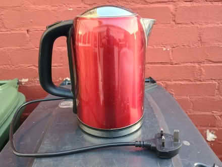Photo of free One Perfectly good kettle (Barbourne WR3) #1