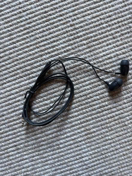 Photo of free Aux headphones unused (Homerton E9) #1