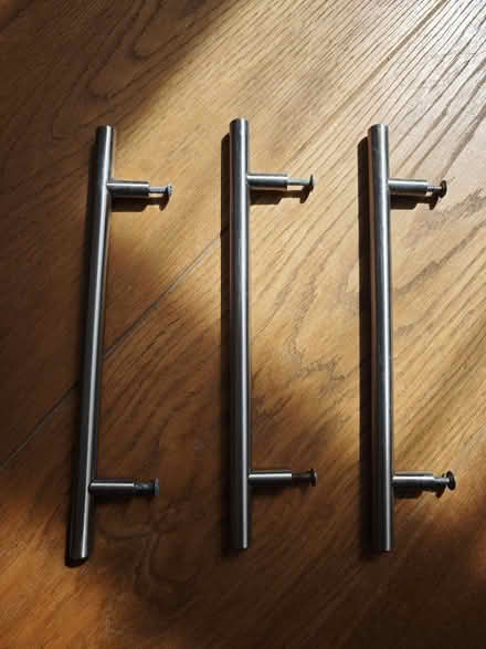 Photo of free 3 kitchen cabinet handles (Eastcote HA4) #2