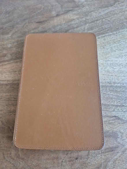 Photo of free Kindle case with light (ME18) #3