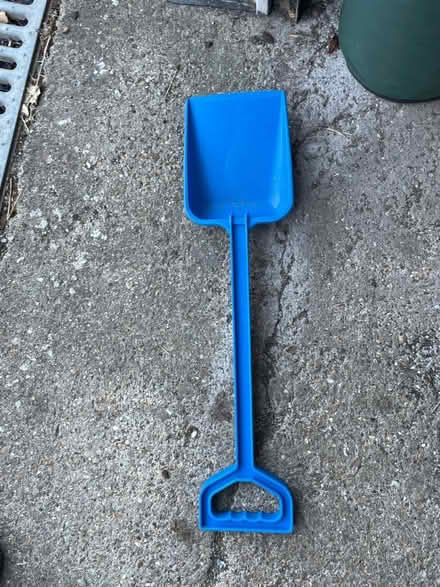 Photo of free Children’s spade (Wallands Park BN7) #1