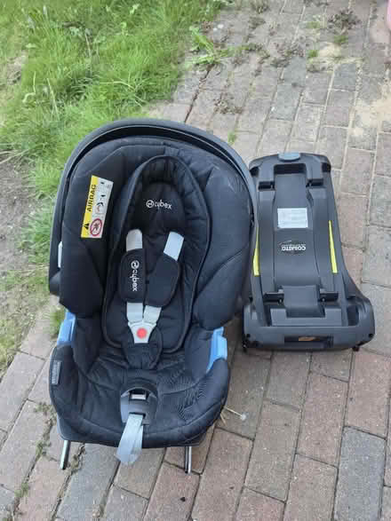 Photo of free Baby car seat (RG2) #1
