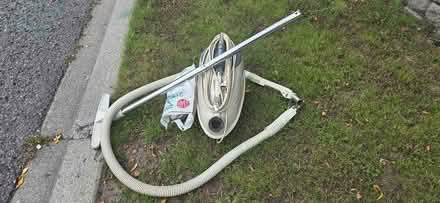 Photo of free Vacuum cleaner (K2K2N7) #2