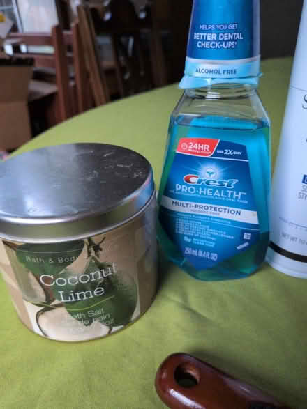 Photo of free Beauty/Bath extras (Greenlake) #3