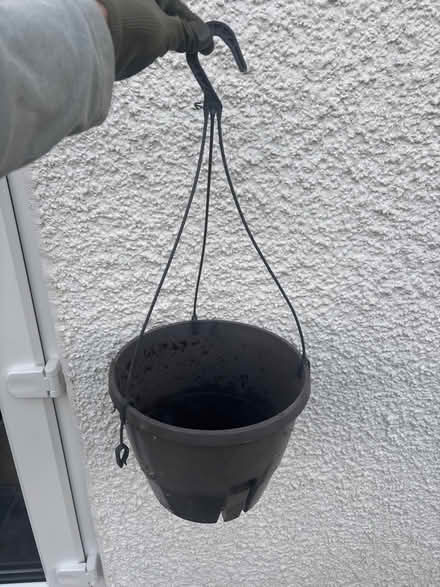 Photo of free Plastic hanging plant pot (Oxenholme LA9) #1