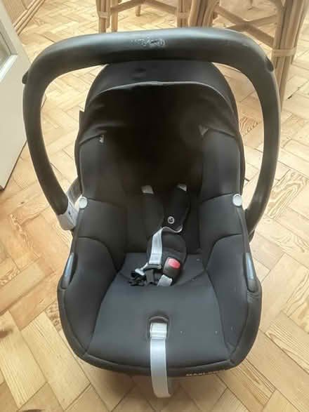 Photo of free Maxi Cosi car seat (London NW3 7QL) #1