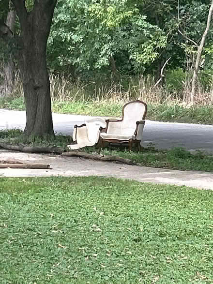 Photo of free A pair of vintage chairs (Forest Glen) #2