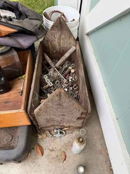 Photo of free box of miscellaneous hardware (El Camino/shoreline/Miramonte) #2