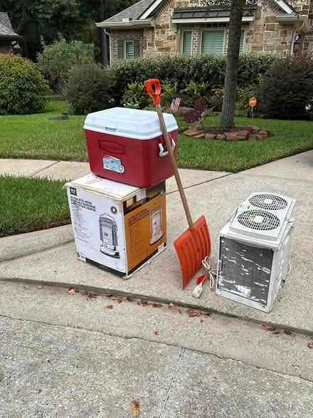 Photo of free Curbside Free Stuff (1645 Cafe Dumonde Conroe) #1