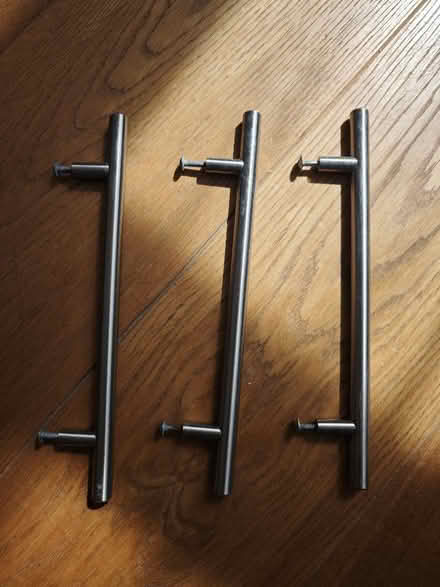 Photo of free 3 kitchen cabinet handles (Eastcote HA4) #1