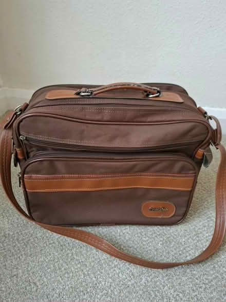 Photo of free Canvas holdall (Welling DA16) #1