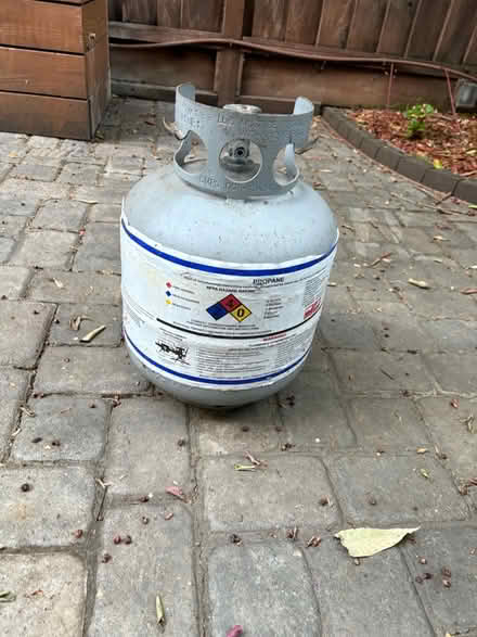 Photo of free propane tank (San Jose - Willow Glen area) #1