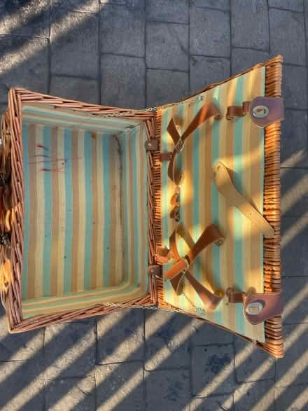 Photo of free Whicker picnic basket (Tameside SK14) #2