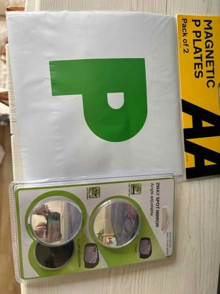 Photo of free P plates and extra mirrors for parking (Walkley S6) #1