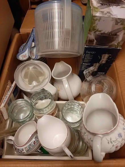 Photo of free Assorted Kitchen items (Wilmslow SK9) #1