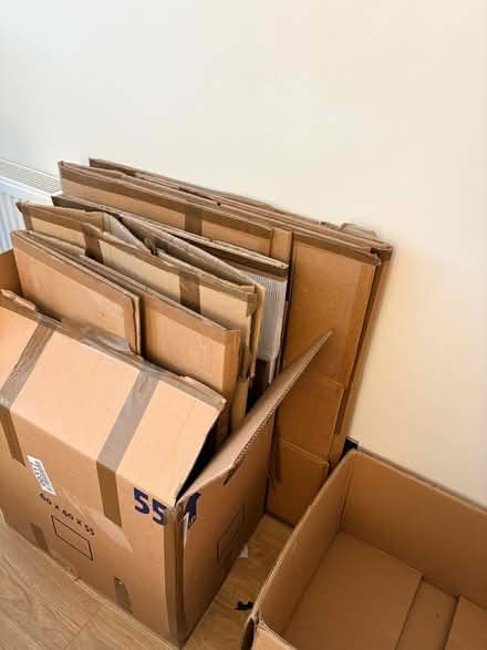 Photo of free moving boxes (Hanwell W7) #1