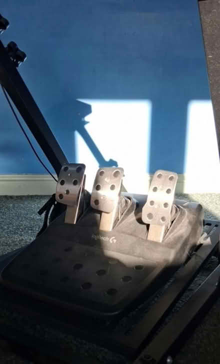 Photo of free Logitech racing setup (Bracknell RG12) #3