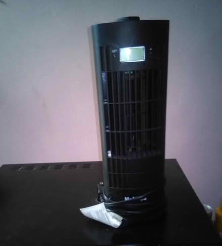 Photo of free Mini tower fan (60th cedar ave 19143) #1