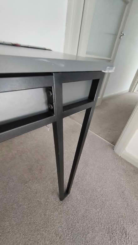 Photo of free Modern extendable dining table (Surbiton KT6) #2