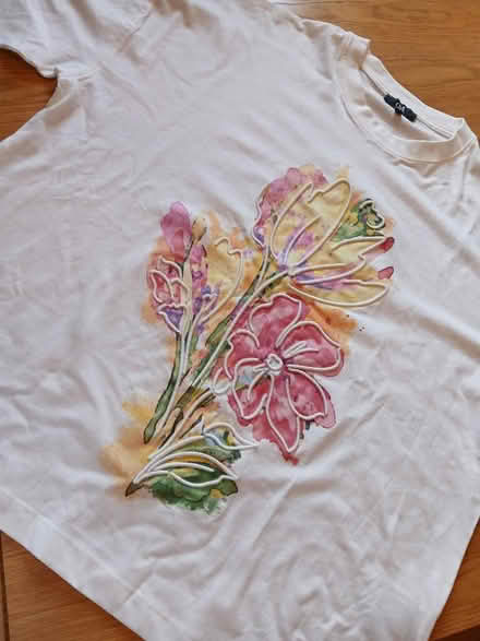 Photo of free Ladies L t shirt (Parkhead EH11) #1