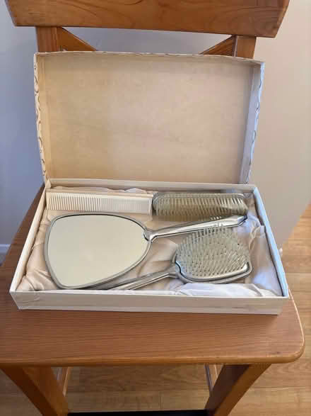 Photo of free hair set (Thames Ditton KT7) #2