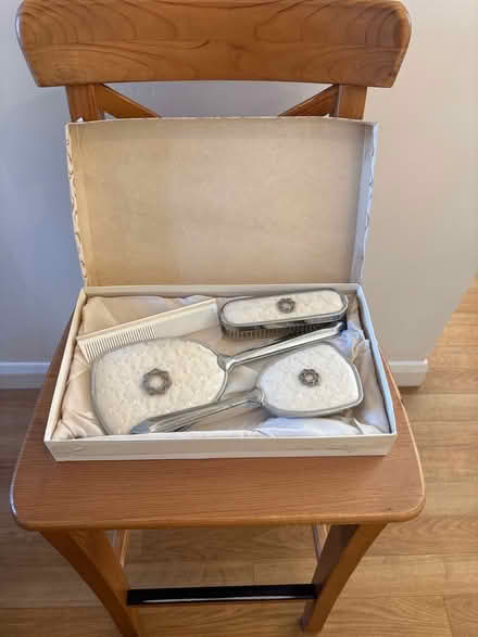 Photo of free hair set (Thames Ditton KT7) #1