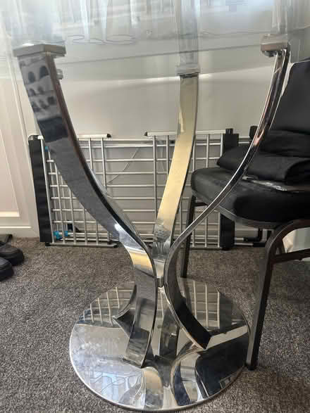 Photo of free Glass topped table & 3 black chairs (Eastwood SS2) #4