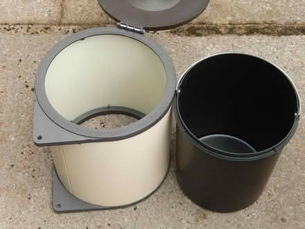 Photo of free Kitchen Bin (HR1 Tupsley) #4