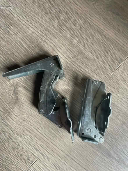 Photo of free Hinges (Newton-Le-Willows WA12) #1