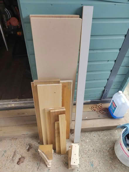 Photo of free Various wood off cuts (Broadstone BH17) #1