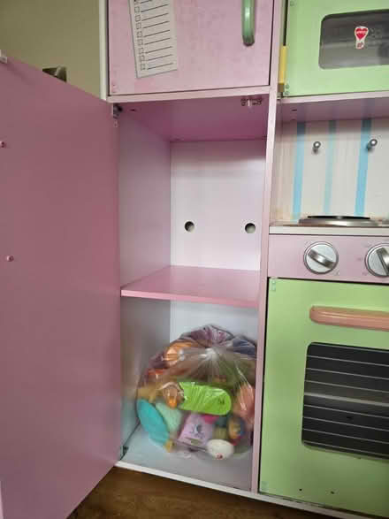 Photo of free Kids toy kitchen (SE9 1DT) #4