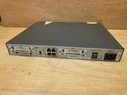 Photo of free Cisco 1841 router. Powers up. Front panel broken. (Buggs Bottom RG4) #2