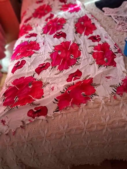 Photo of free Shawl. Unused (Lambeth North SE1) #2