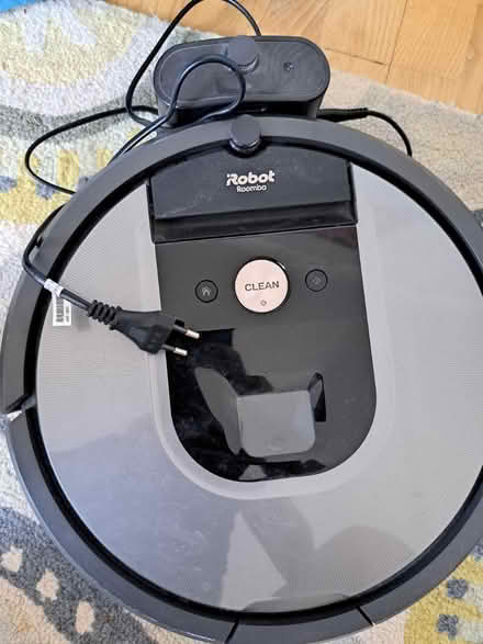Photo of free Roomba, european plug (Rotherhithe SE16) #1