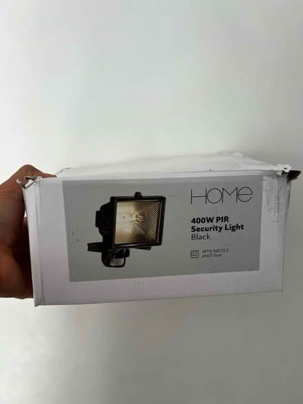 Photo of free 400w security light with PIR (Barnes SW13) #1