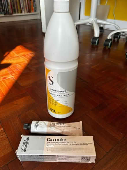 Photo of free L’Oréal Diacolour & cream peroxide (Home TW10) #1