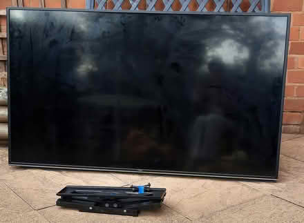 Photo of free 60" smart TV (Farlow DY14) #1
