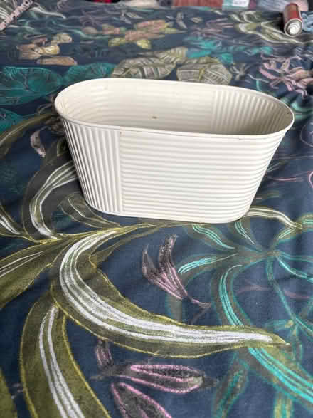 Photo of free Small metal planter (Knaphill GU21) #1