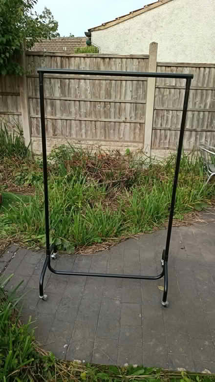 Photo of free Hanging rail (Dore, S17) #1