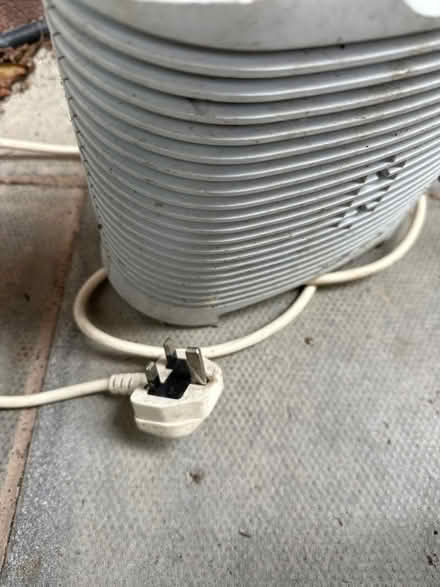 Photo of free Fan heater also has cool setting (Cheltenham GL52) #4