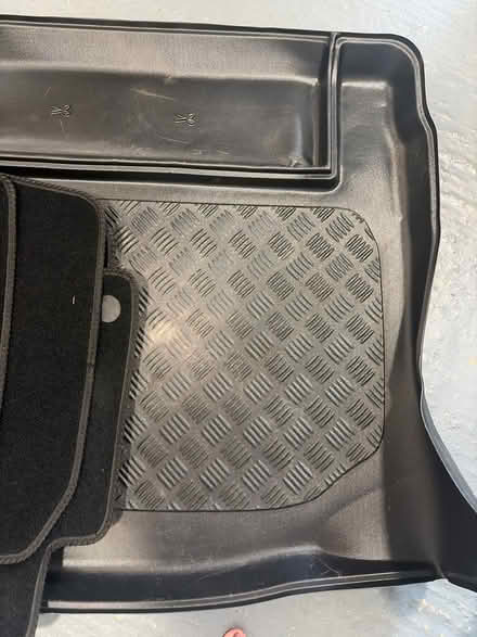 Photo of free Full set of Nissan Leaf car mats (Wokingham RG40) #4