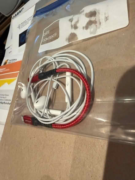 Photo of free Apple lightning stereo ear buds (pleasanton downtown) #1